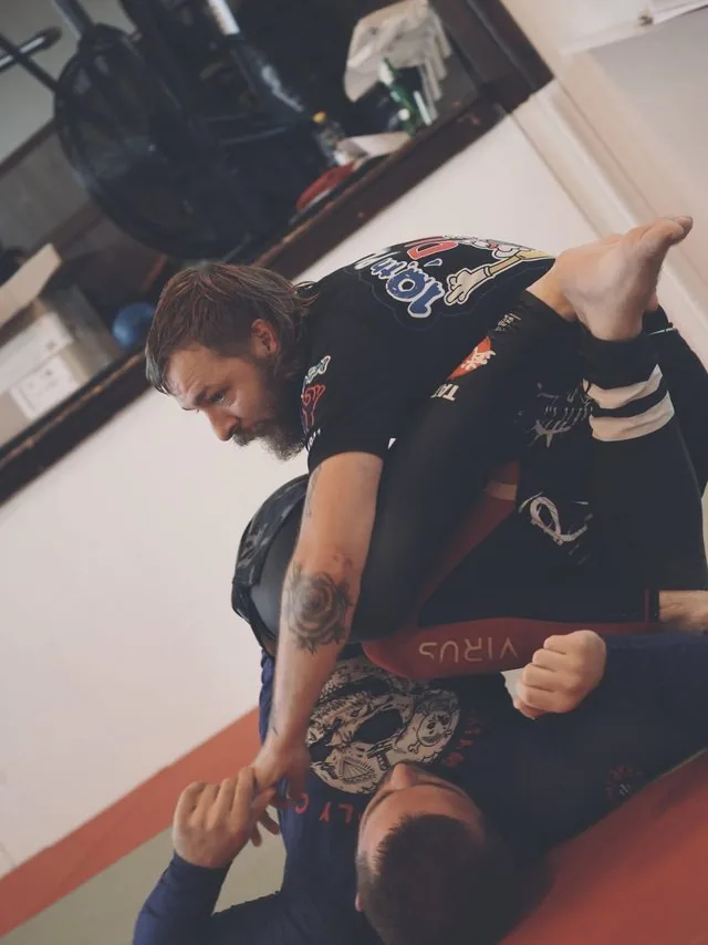 Submission grappling